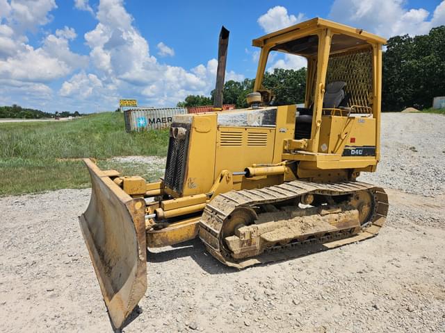 Image of Caterpillar D4C equipment image 2