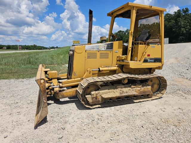 Image of Caterpillar D4C equipment image 3