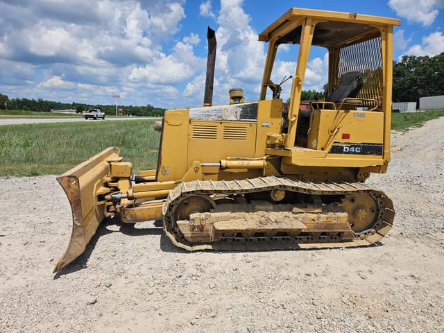 Image of Caterpillar D4C equipment image 4