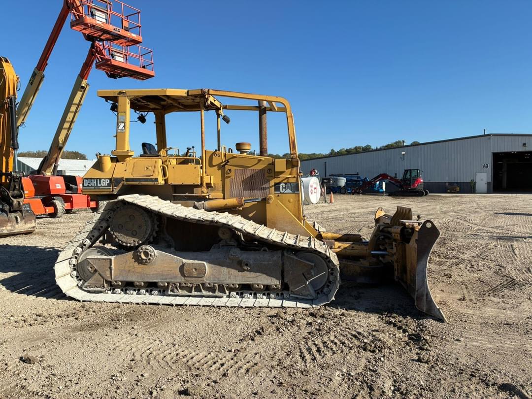 Image of Caterpillar D5H LGP Primary image