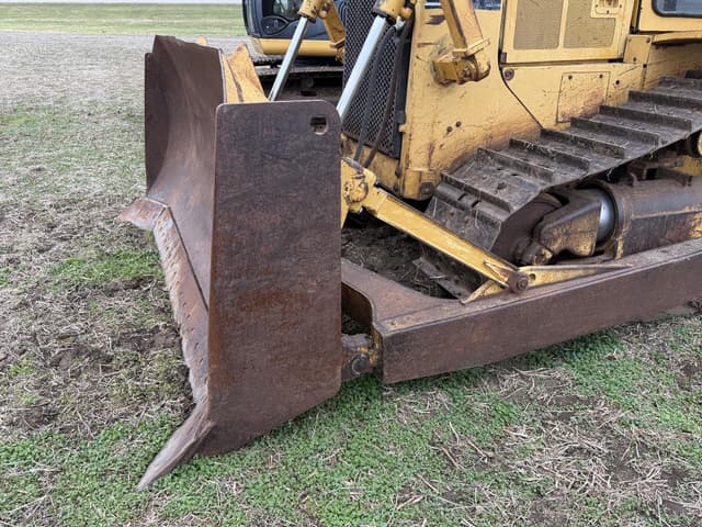 Image of Caterpillar D6HXL equipment image 2