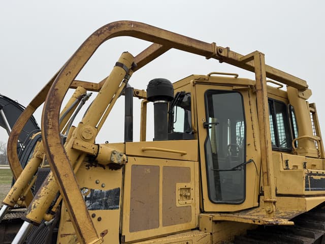 Image of Caterpillar D6HXL equipment image 4