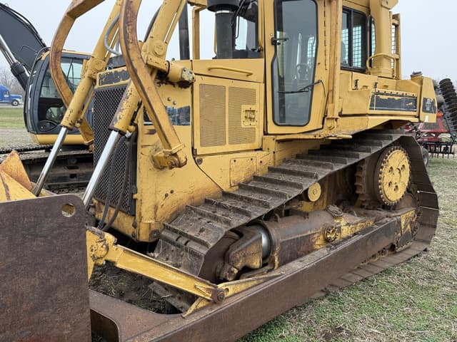 Image of Caterpillar D6HXL equipment image 3