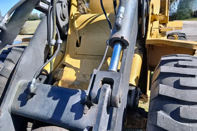 Image of Caterpillar IT18F equipment image 4