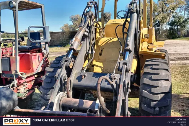 Image of Caterpillar IT18F equipment image 3