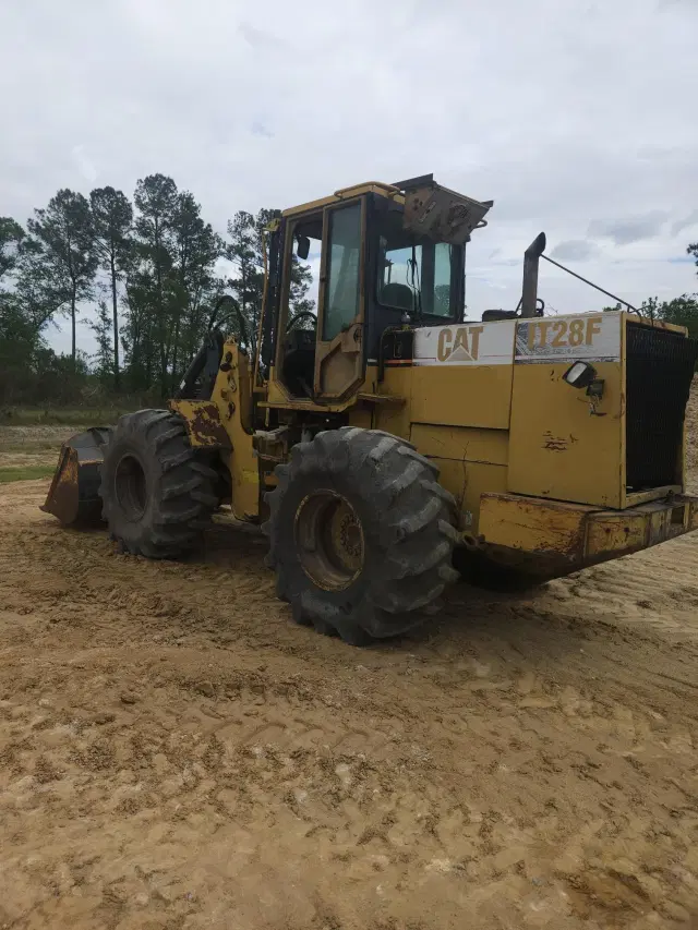 Image of Caterpillar IT28F equipment image 4