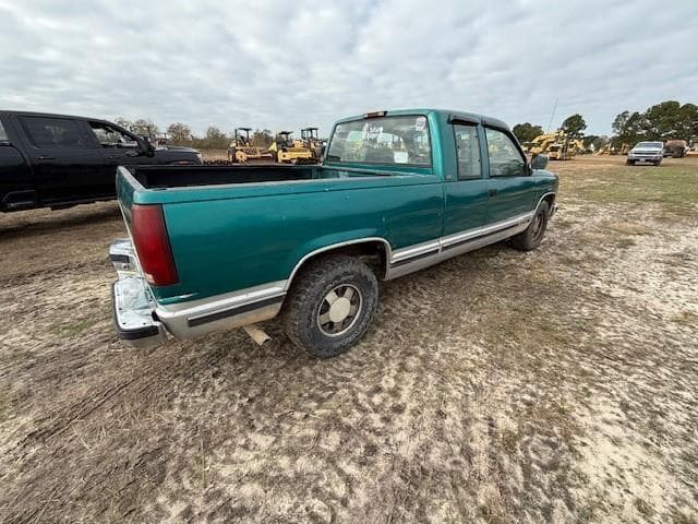 Image of Chevrolet 1500 equipment image 2