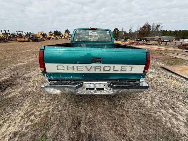 Image of Chevrolet 1500 equipment image 3