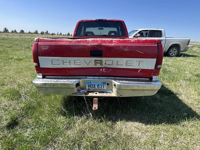 Image of Chevrolet 1500 equipment image 2