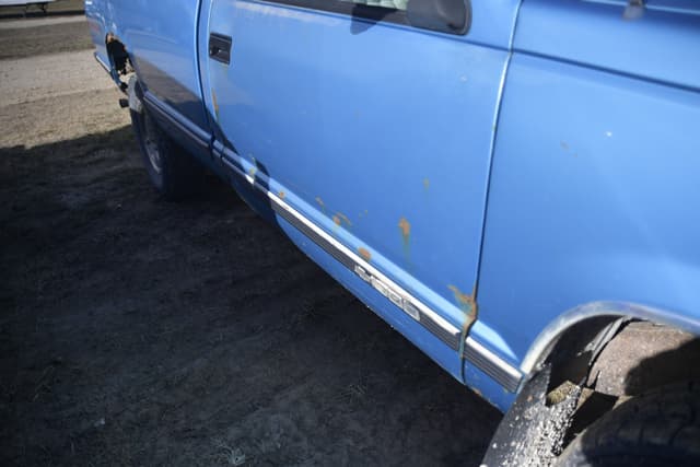 Image of Chevrolet 1500 equipment image 3