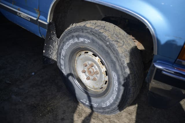 Image of Chevrolet 1500 equipment image 2