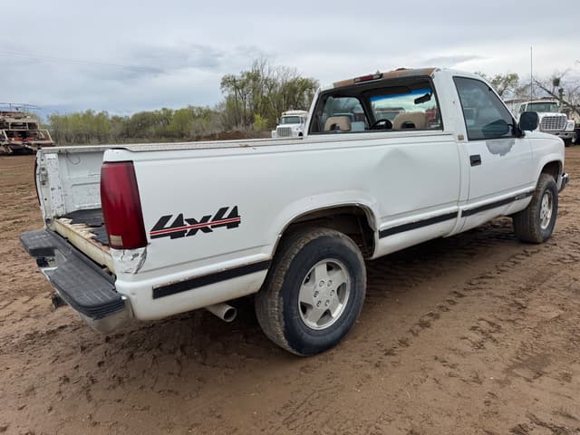 Image of Chevrolet 1500 equipment image 2