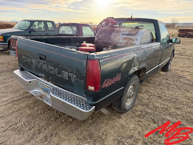 Image of Chevrolet 1500 equipment image 3