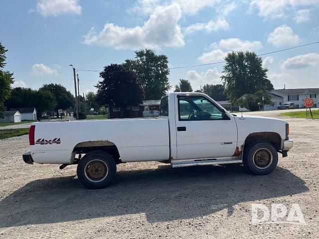 Image of Chevrolet 1500 equipment image 3