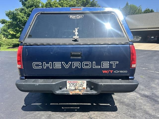 Image of Chevrolet 1500 equipment image 3