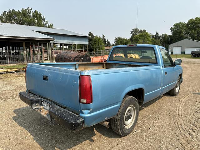 Image of Chevrolet 2500 equipment image 2