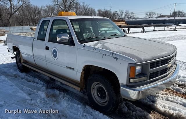 Image of Chevrolet 2500 equipment image 2