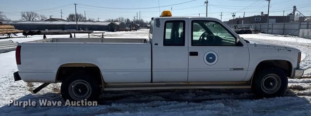 Image of Chevrolet 2500 equipment image 3