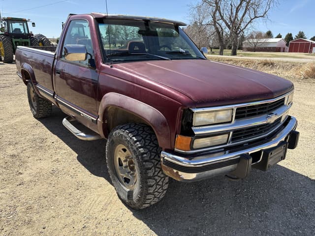 Image of Chevrolet 2500 equipment image 1