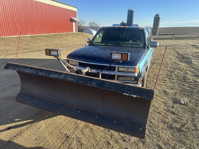 Image of Chevrolet 3500 equipment image 1