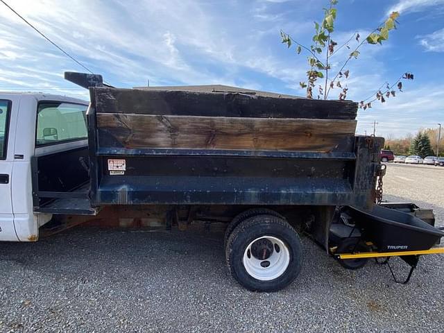 Image of Chevrolet 3500 equipment image 3