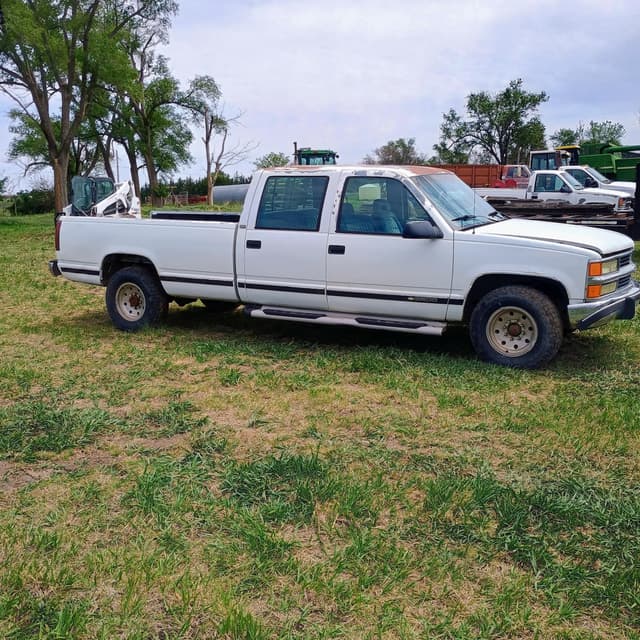 Image of Chevrolet 3500 equipment image 3