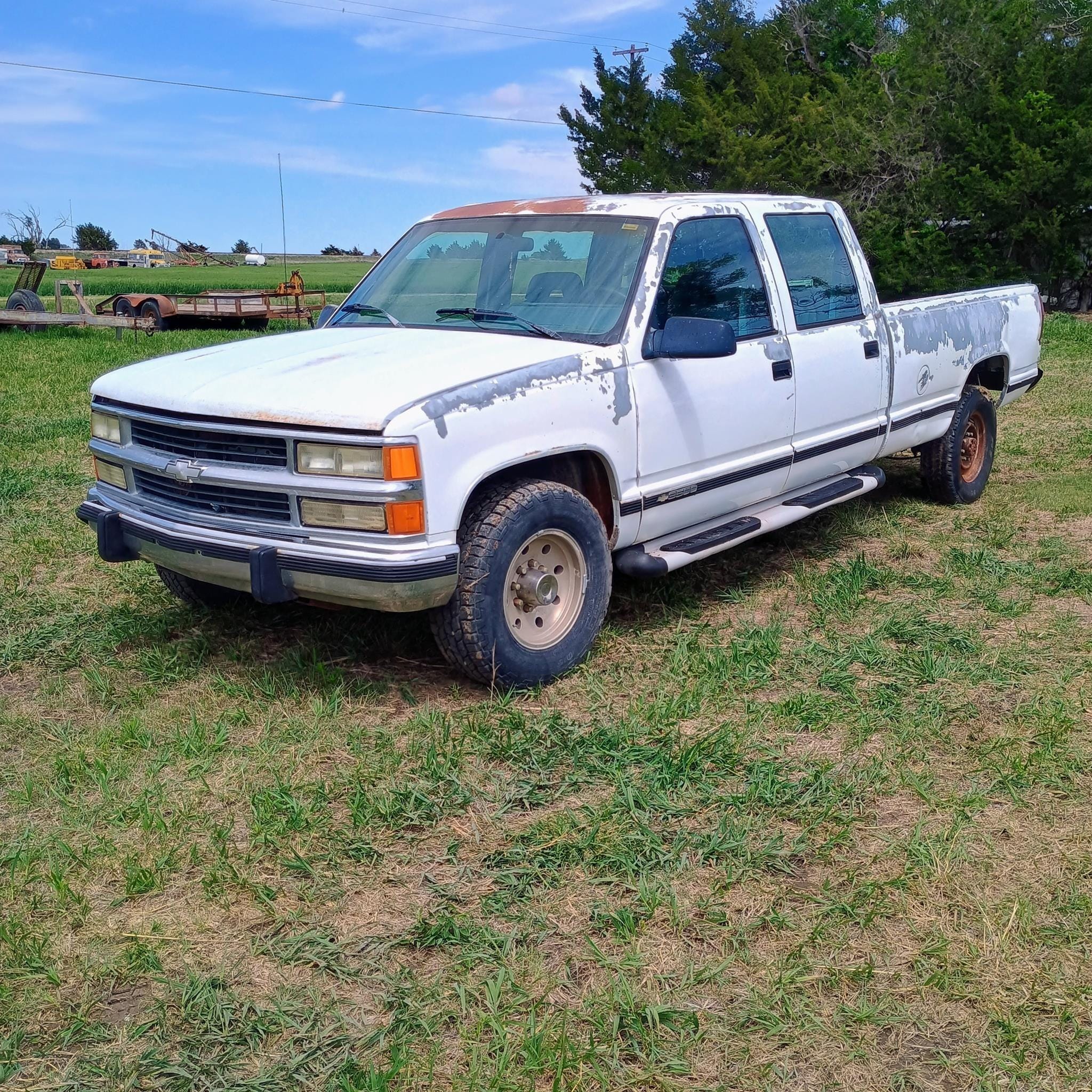 1994 Chevrolet 3500 Equipment Image0
