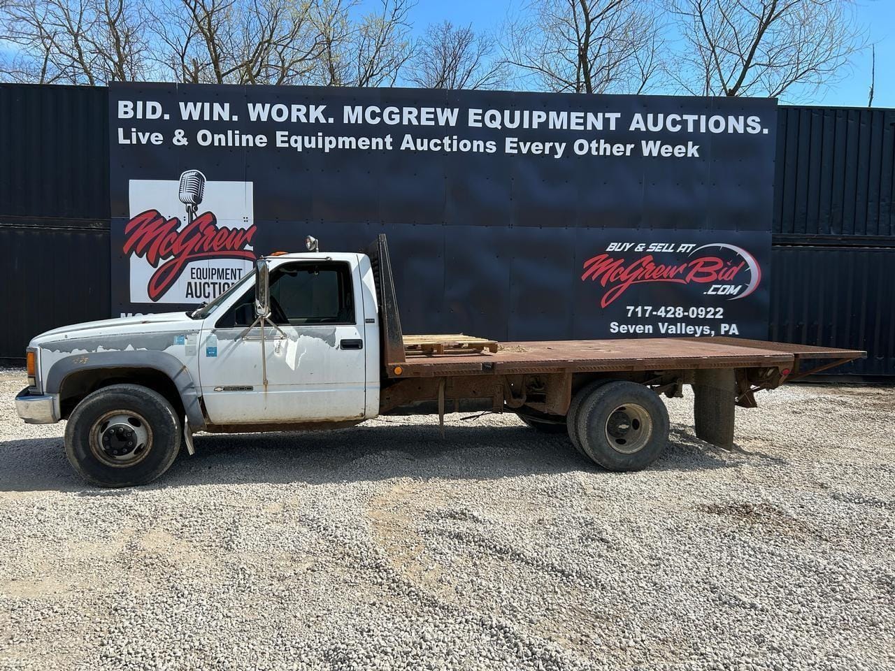 1994 Chevrolet 3500 Equipment Image0