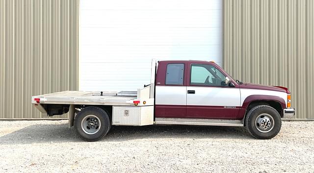 Image of Chevrolet 3500 equipment image 2