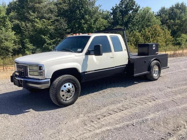 Image of Chevrolet 3500 equipment image 2
