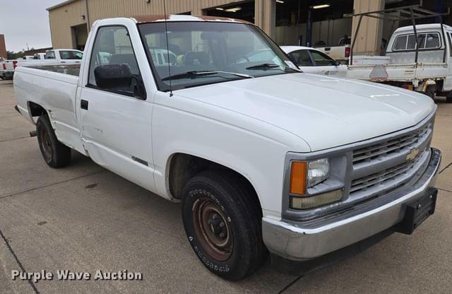 Image of Chevrolet C1500 equipment image 2