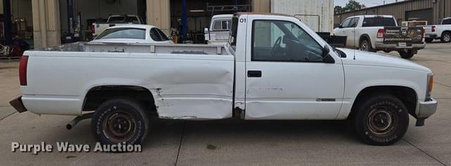 Image of Chevrolet C1500 equipment image 3