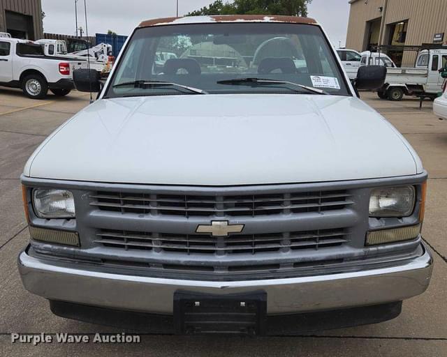 Image of Chevrolet C1500 equipment image 1