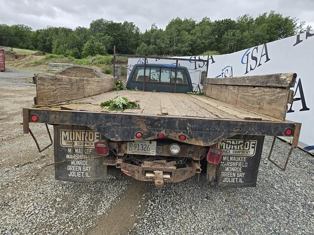 Image of Chevrolet C3500 equipment image 3