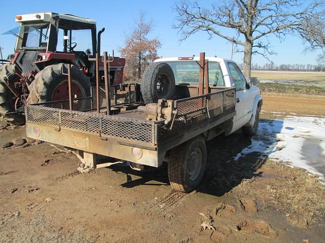 Image of Chevrolet 3500 equipment image 2