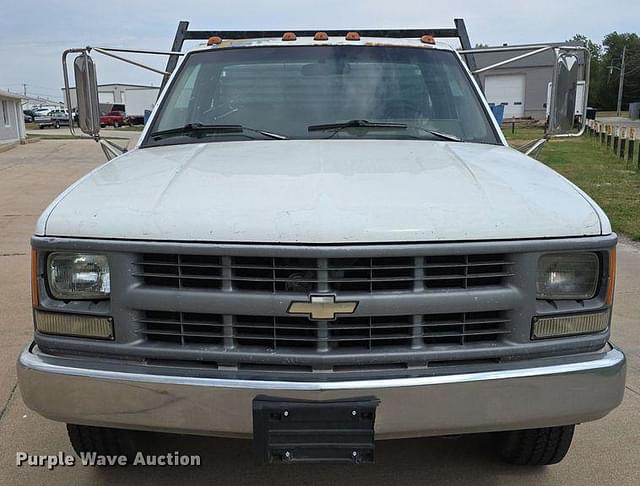 Image of Chevrolet C3500 equipment image 1