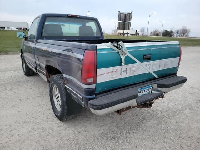 Image of Chevrolet GMT400 equipment image 2