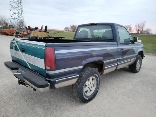 Image of Chevrolet GMT400 equipment image 4