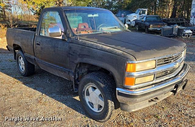 Image of Chevrolet K1500 equipment image 2