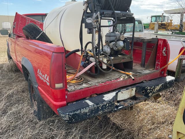 Image of Chevrolet 2500 equipment image 3