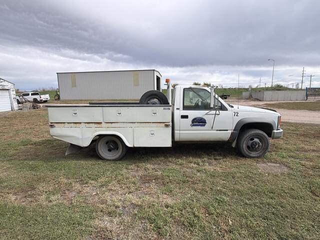 Image of Chevrolet K3500 equipment image 3