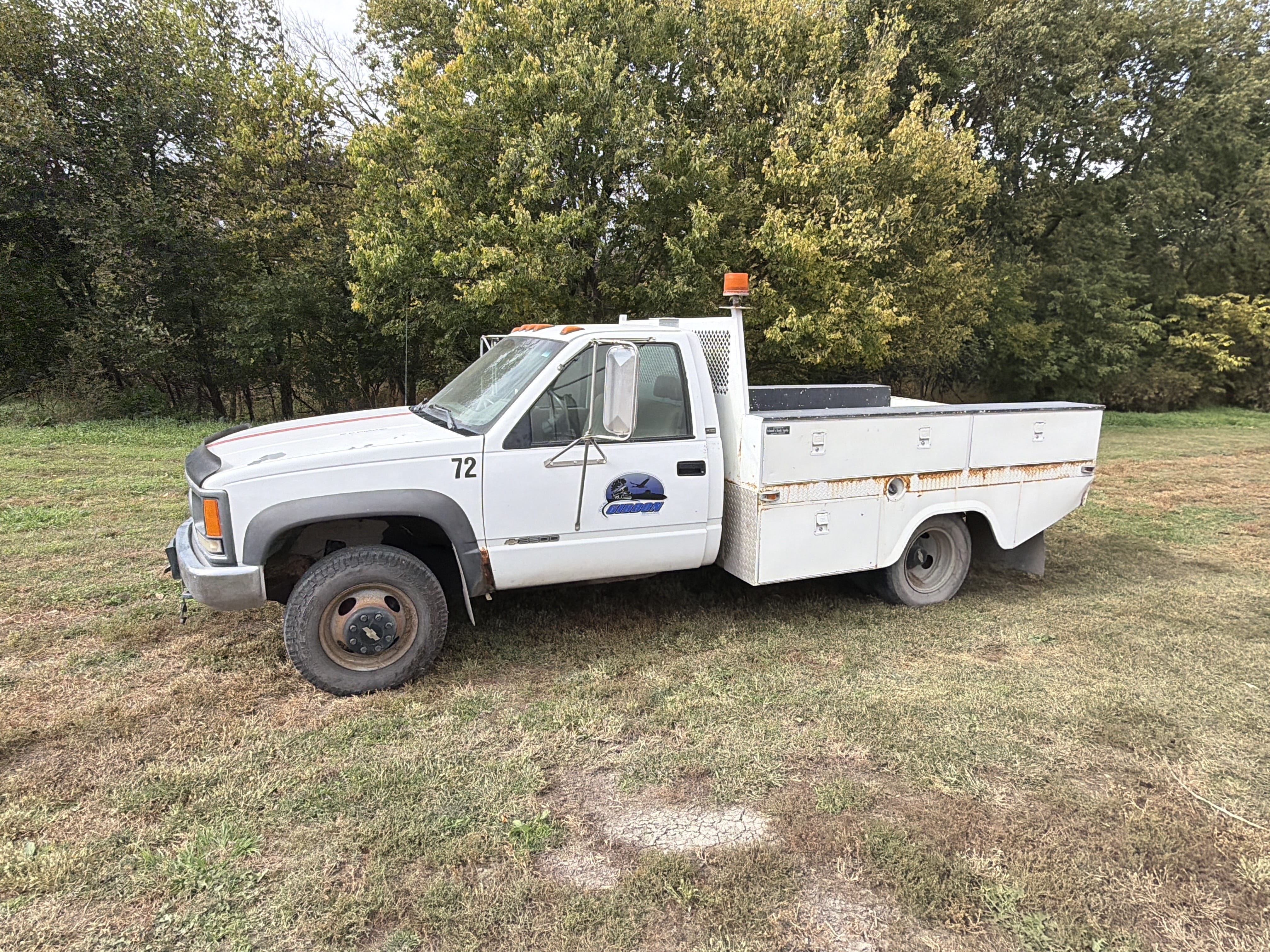 1994 Chevrolet K3500 Equipment Image0