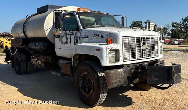 Image of Chevrolet Kodiak C6500 equipment image 2