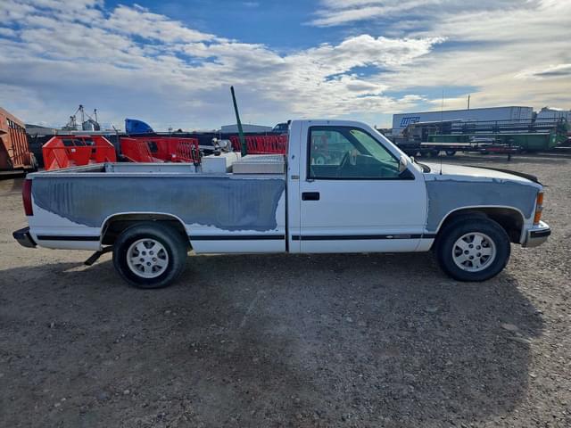 Image of Chevrolet 1500 equipment image 3