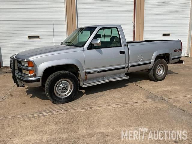 Image of Chevrolet 2500 equipment image 1