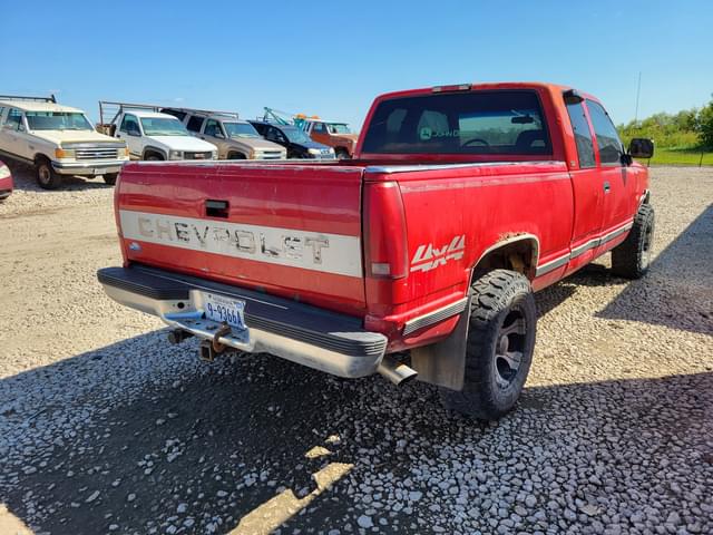 Image of Chevrolet 2500 equipment image 2