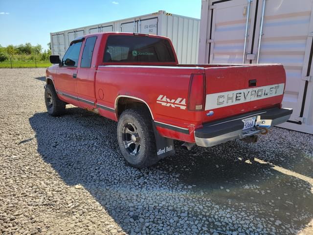 Image of Chevrolet 2500 equipment image 3