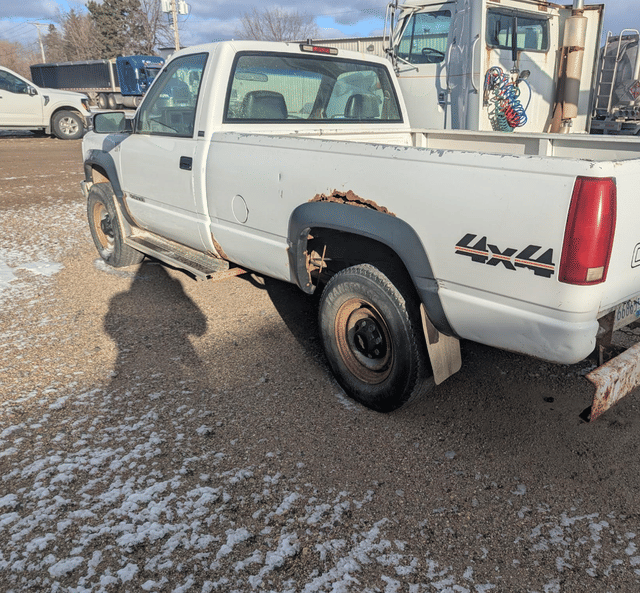 Image of Chevrolet 3500 equipment image 2