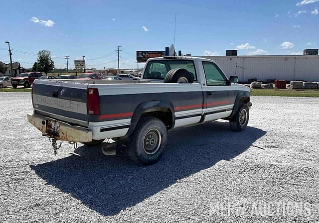 Image of Chevrolet K2500 equipment image 4