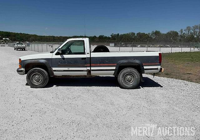 Image of Chevrolet K2500 equipment image 1